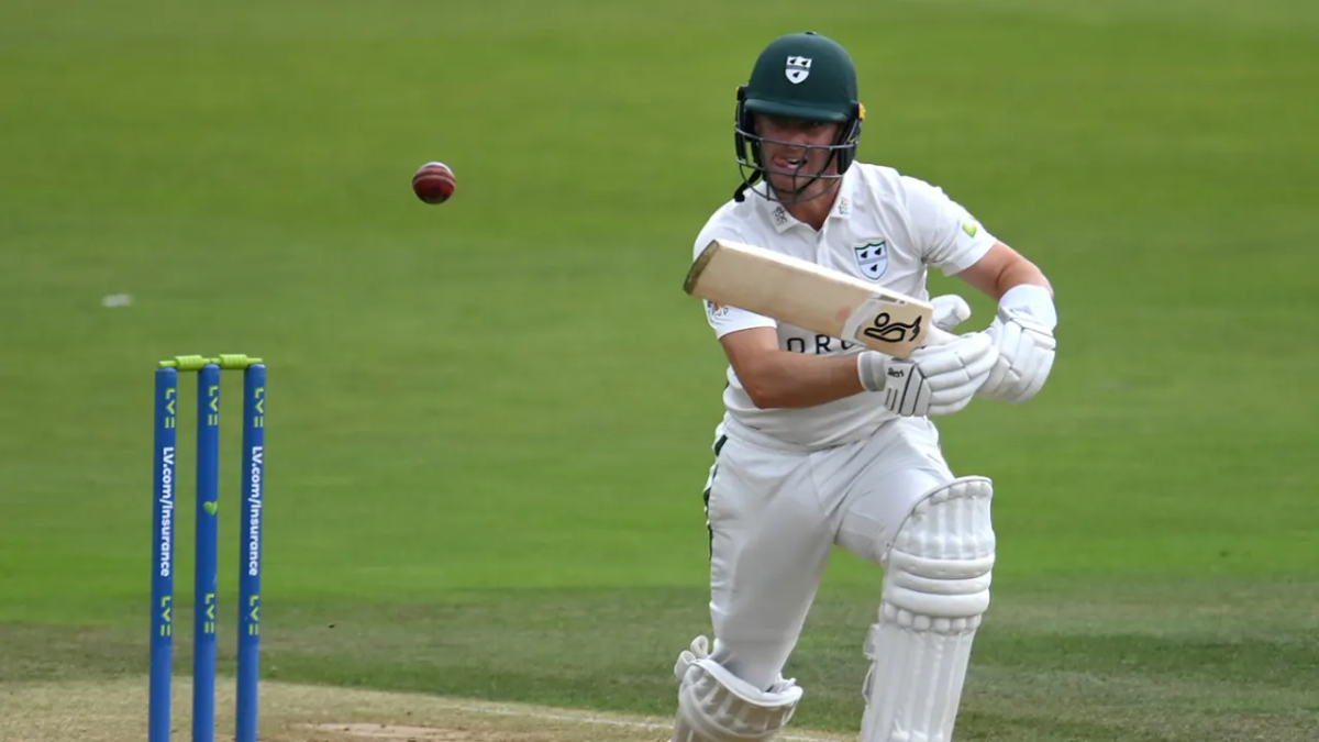 Leicestershire need 124 runs to beat Worcestershire by 178 and 169 (Libby 67, Wright 4-44), respectively, with 110 (Pennington 4-36, Waite 3-24) and 114 for 7 (Pennington 3-25).